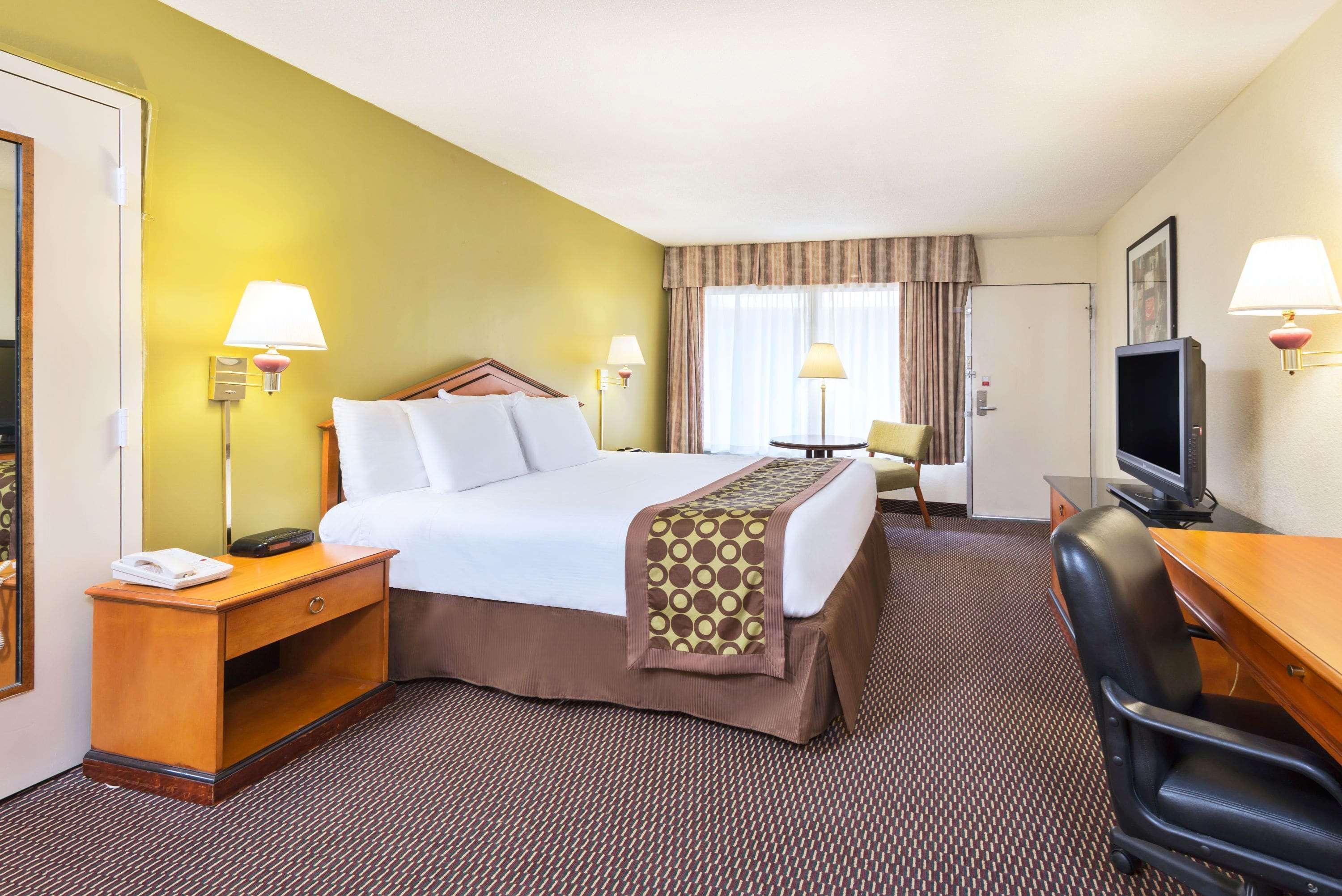 Ramada by Wyndham Pikesville/Baltimore North Eksteriør bilde