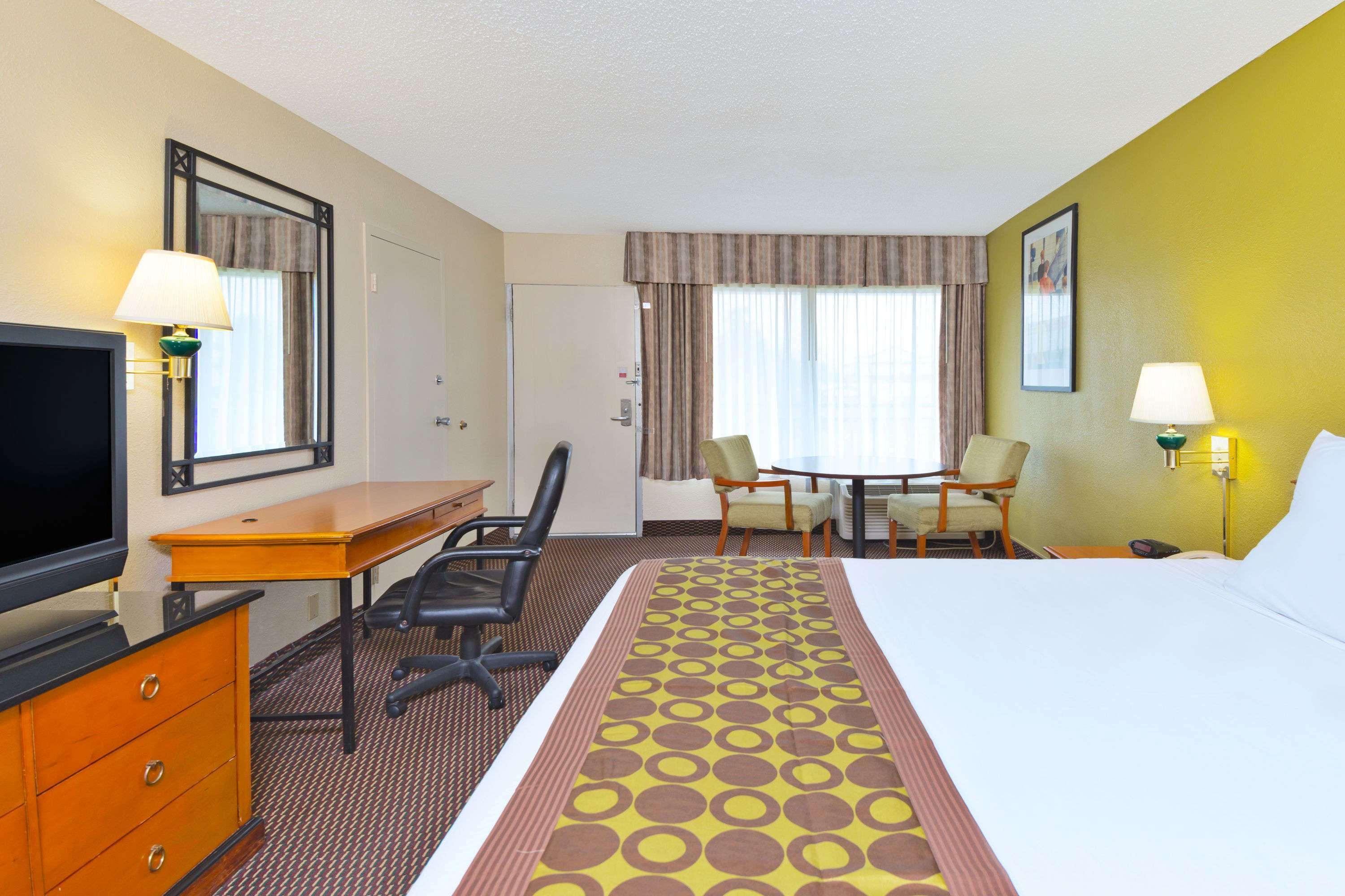 Ramada by Wyndham Pikesville/Baltimore North Eksteriør bilde