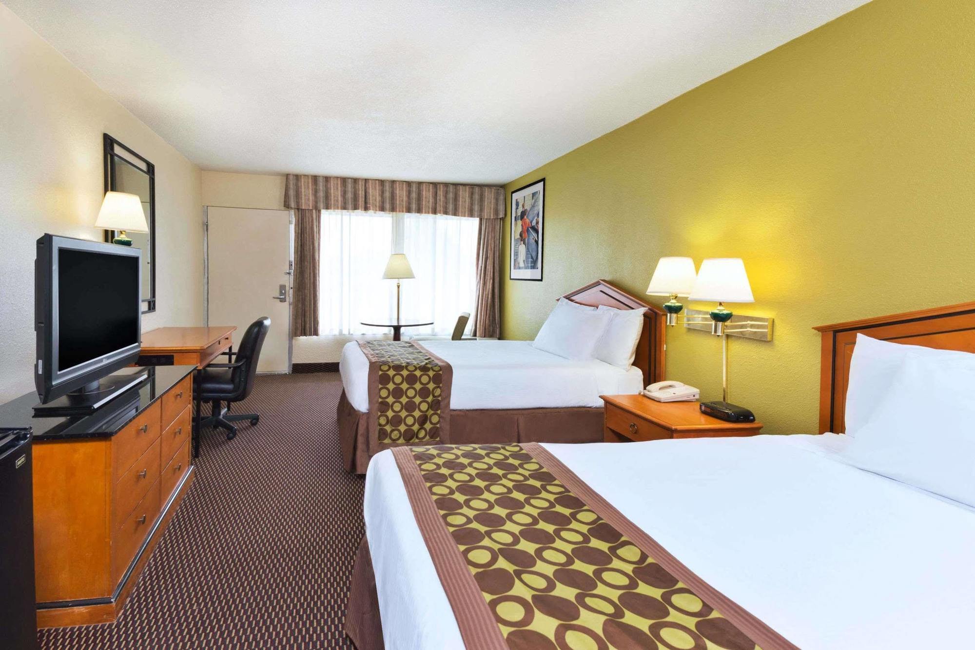 Ramada by Wyndham Pikesville/Baltimore North Eksteriør bilde
